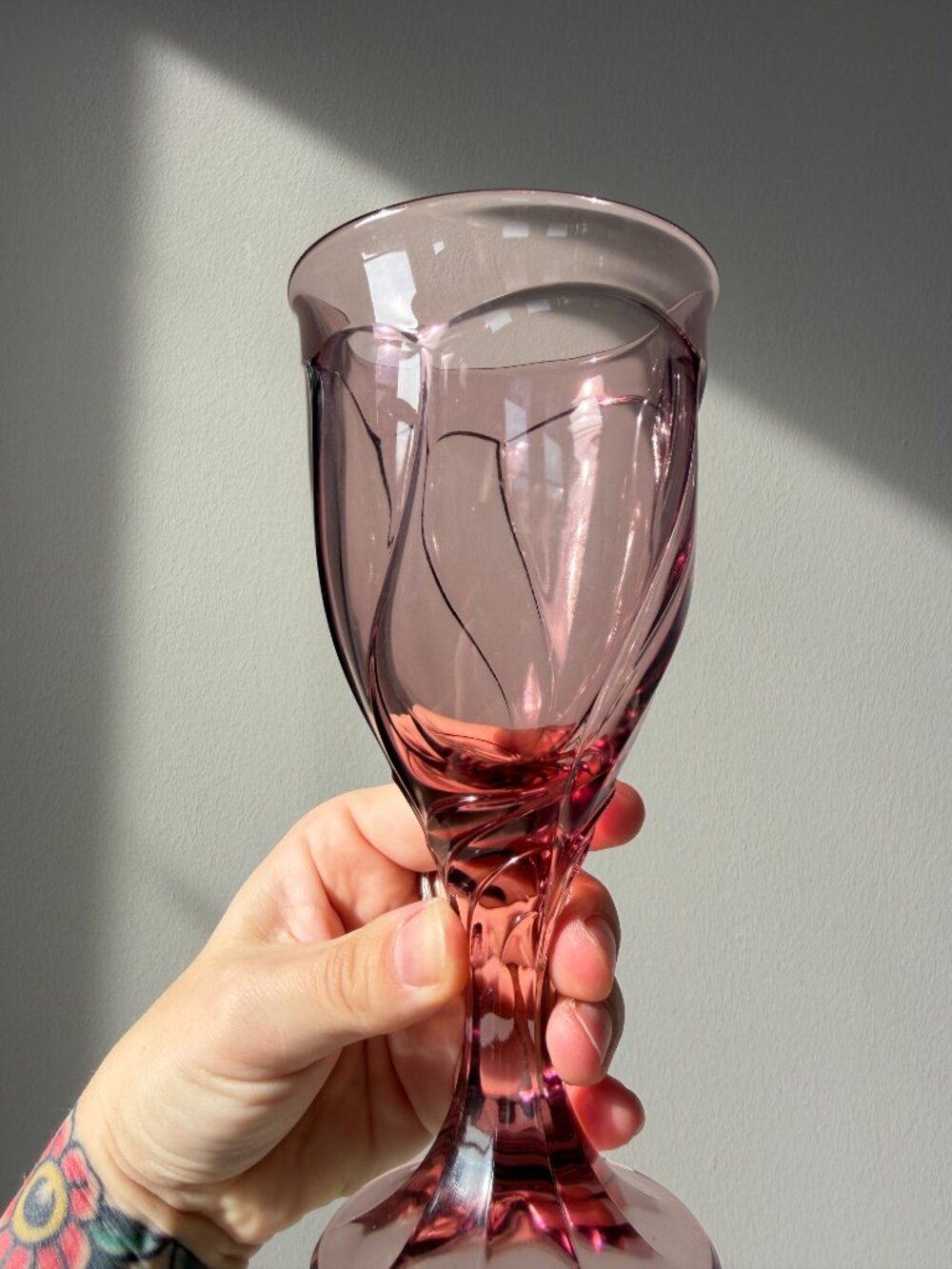 3/$30 🌟 Lovely Vintage Noritake Sweet Swirl Cranberry Glass - Picture 3 of 7